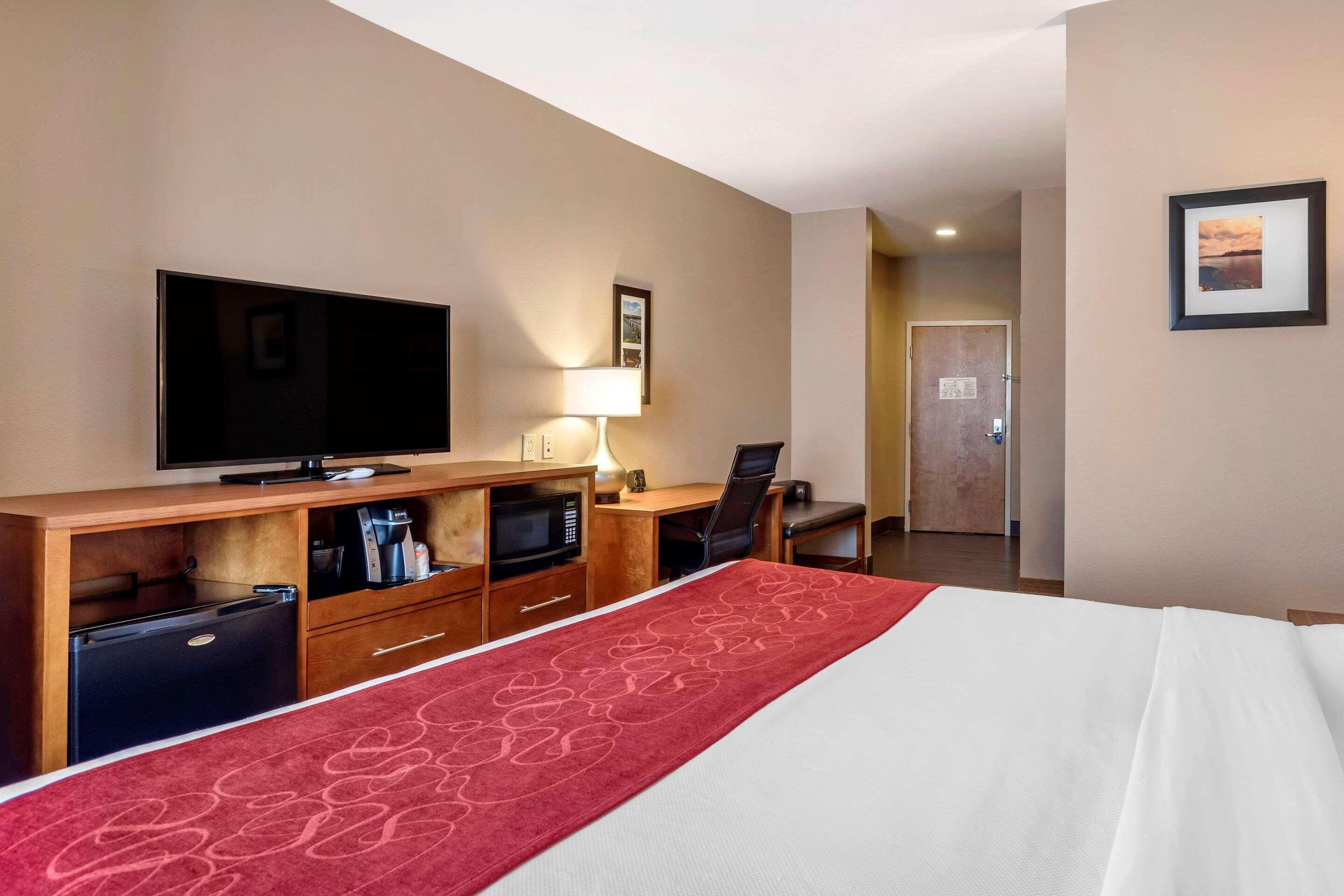 Comfort Suites Florence Shoals Area Bagian luar foto