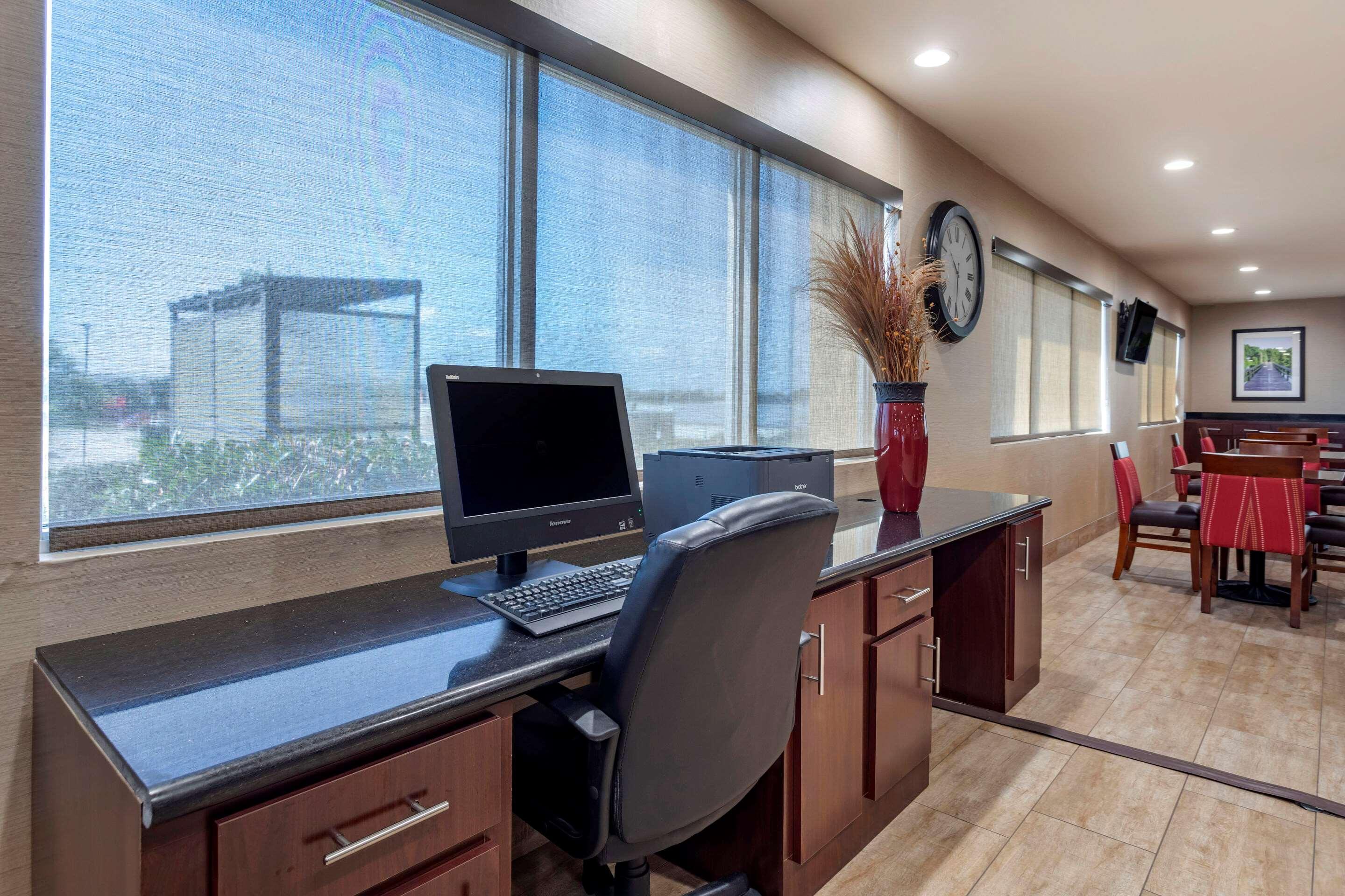 Comfort Suites Florence Shoals Area Bagian luar foto